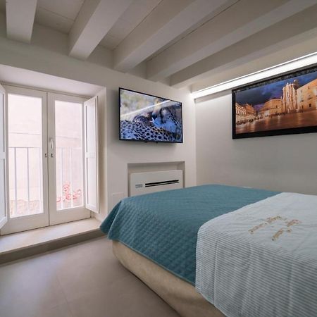 Ferienwohnung Ortigia Charme Piazza Duomo Syrakus Exterior foto