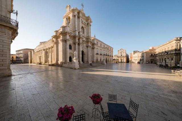Ferienwohnung Ortigia Charme Piazza Duomo Syrakus Exterior foto