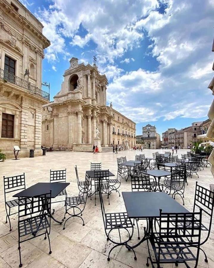 Ferienwohnung Ortigia Charme Piazza Duomo Syrakus Exterior foto